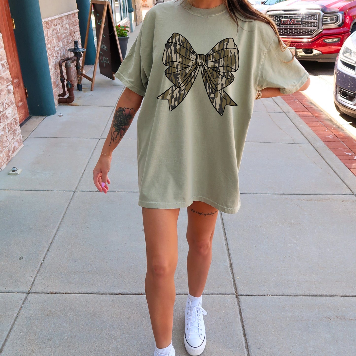 CAMO BOW SHORT SLEEVE COMFORT COLOR T-SHIRT - SALE