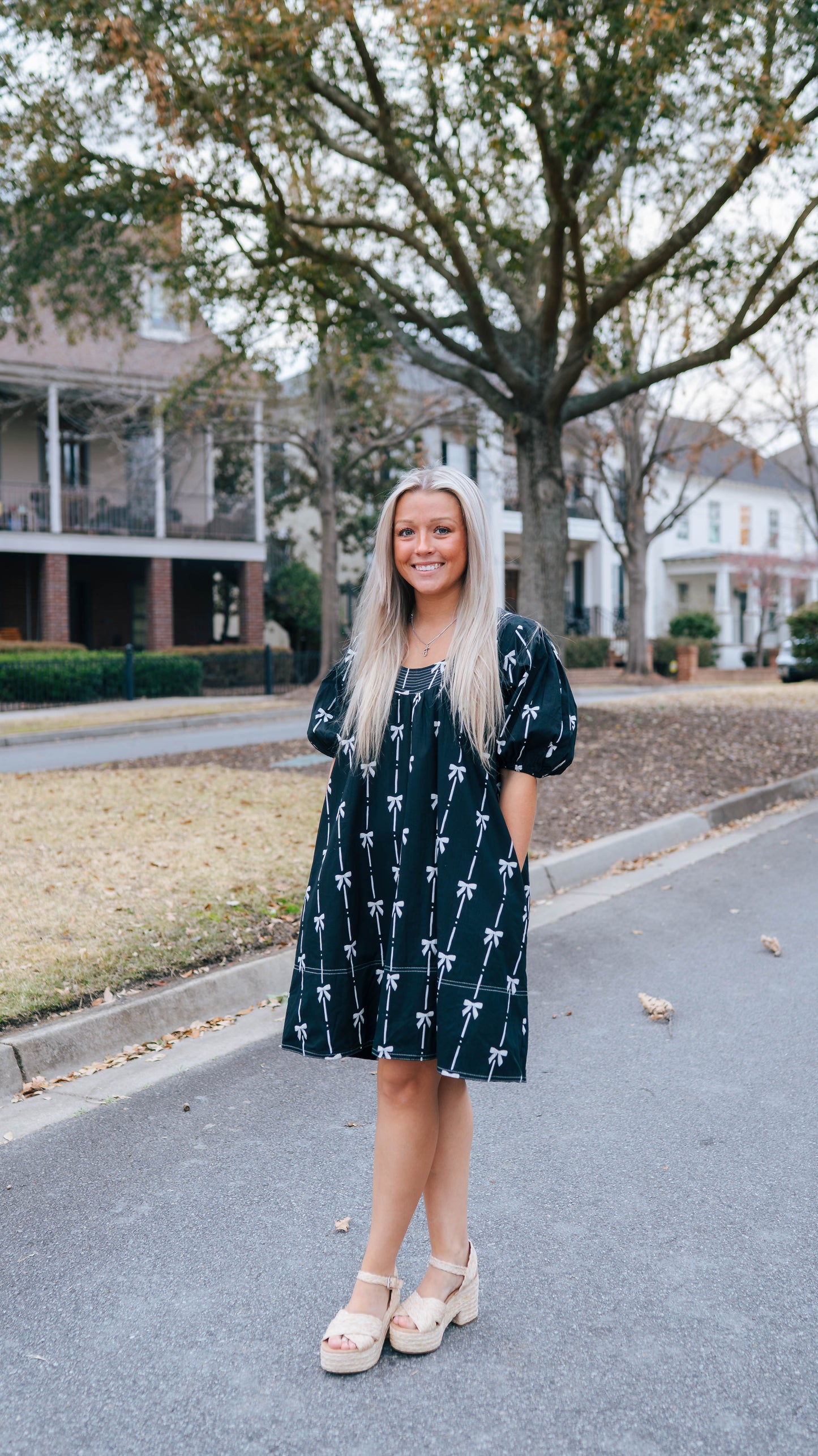 Gigio - Bow Print Round-Neck Mini Dress with Puff Sleeves