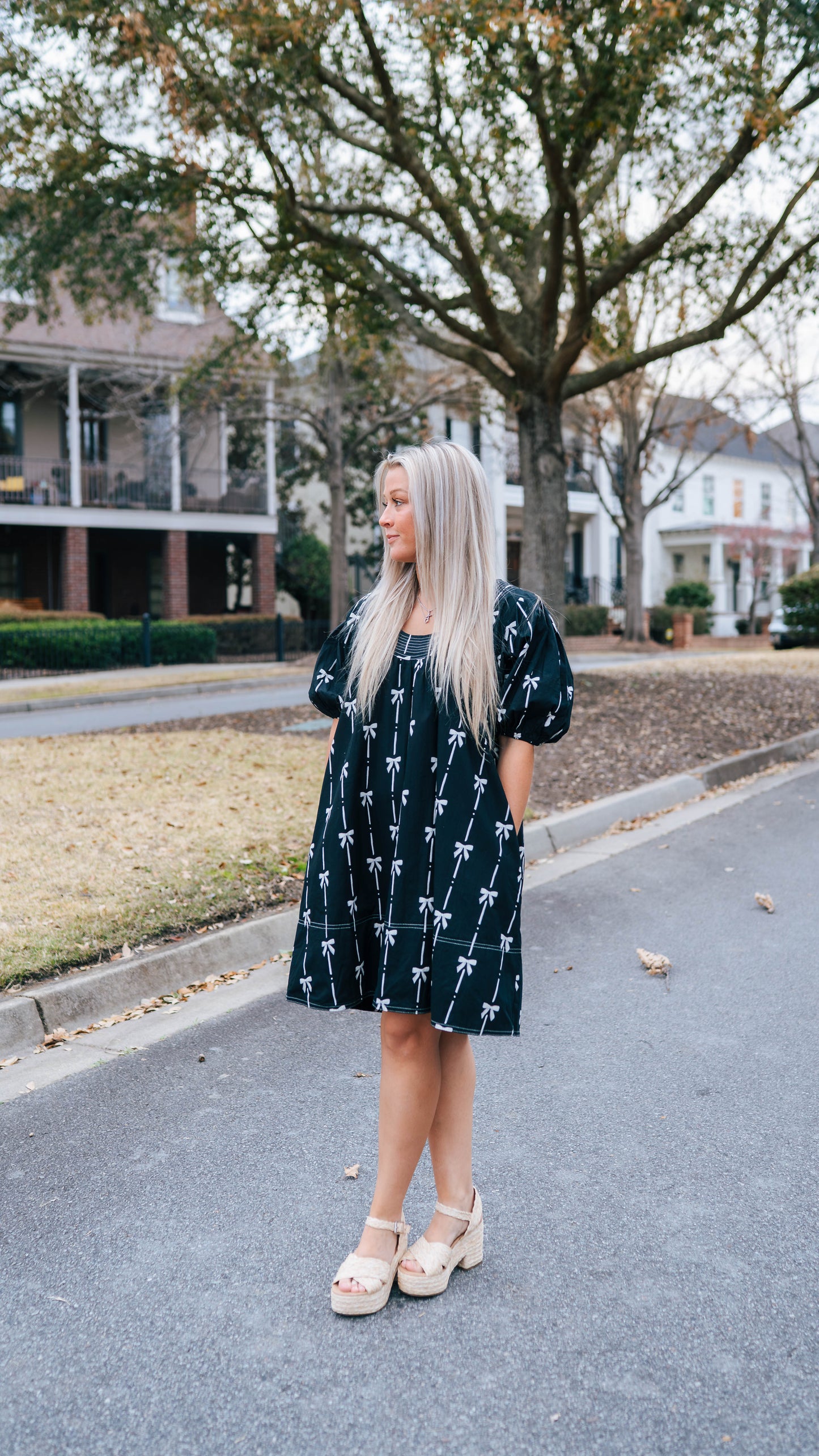 Gigio - Bow Print Round-Neck Mini Dress with Puff Sleeves