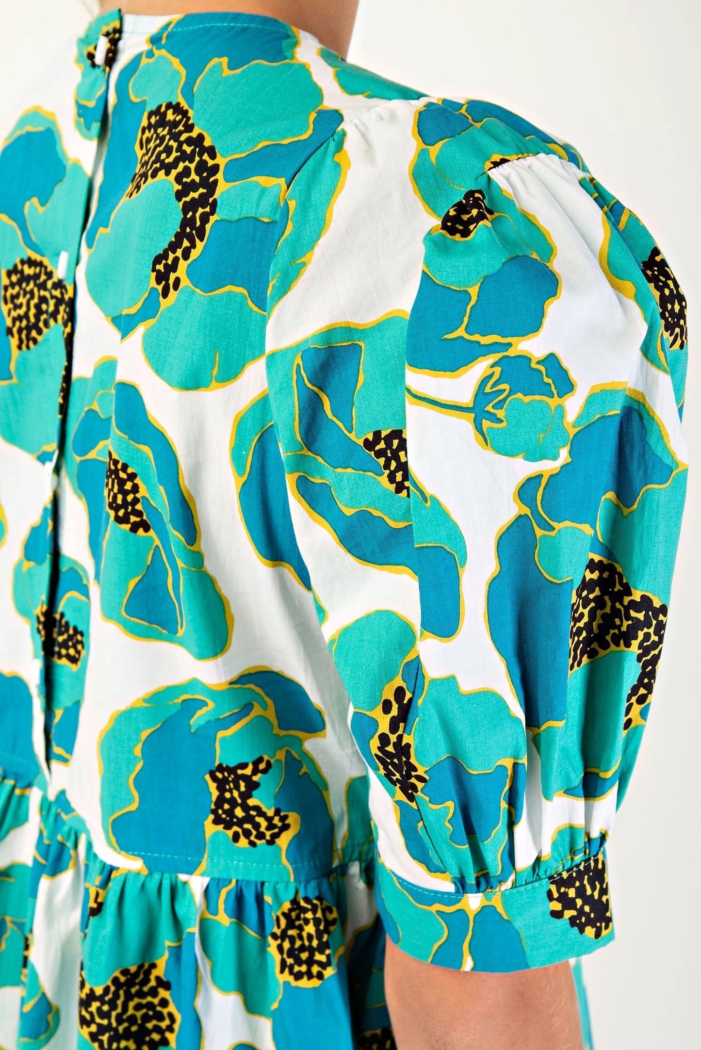 Gigio - Printed Round Neck Mini Dress with Cuffed Puff Sleeves and Buttoned Back