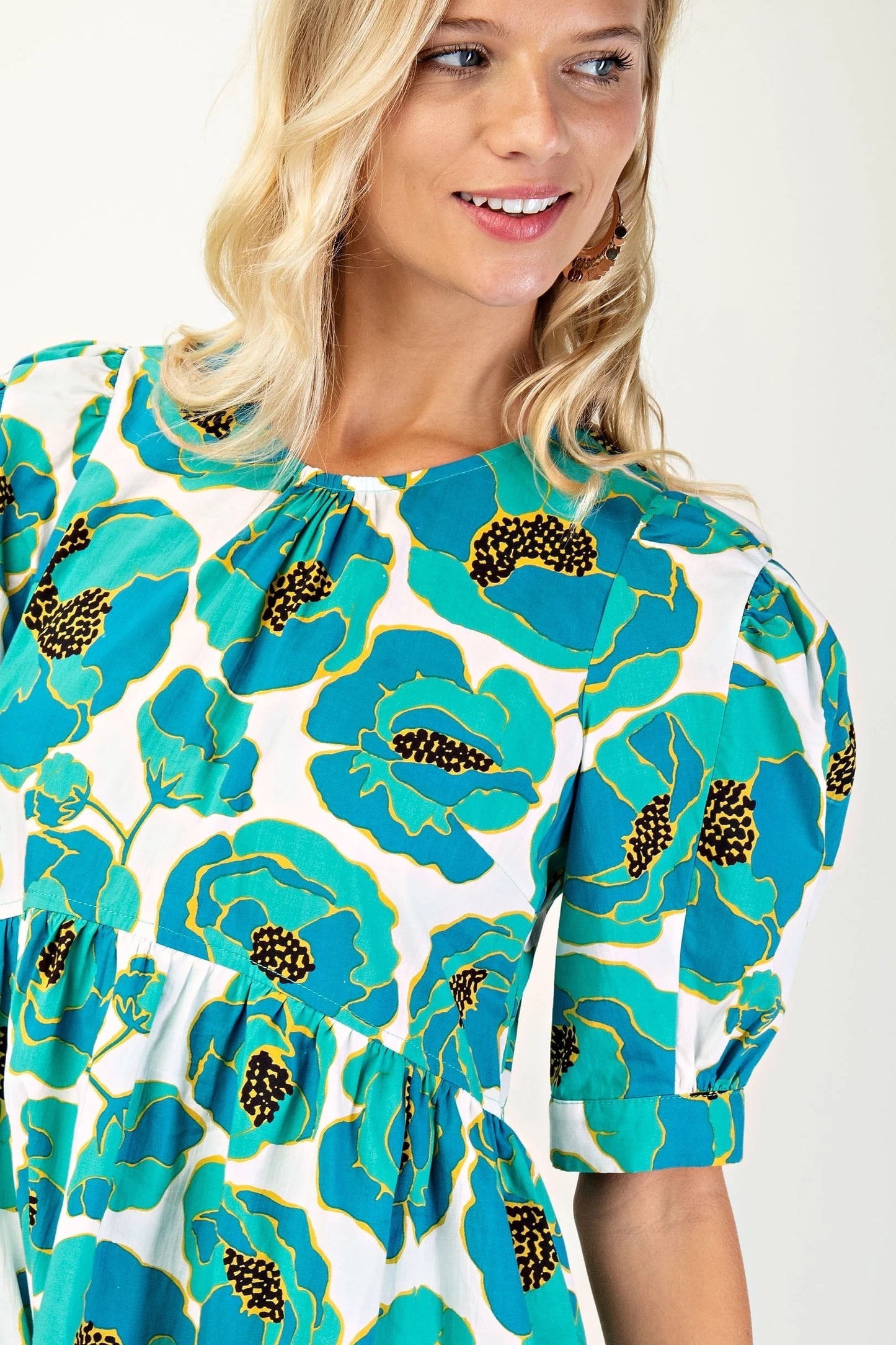 Gigio - Printed Round Neck Mini Dress with Cuffed Puff Sleeves and Buttoned Back