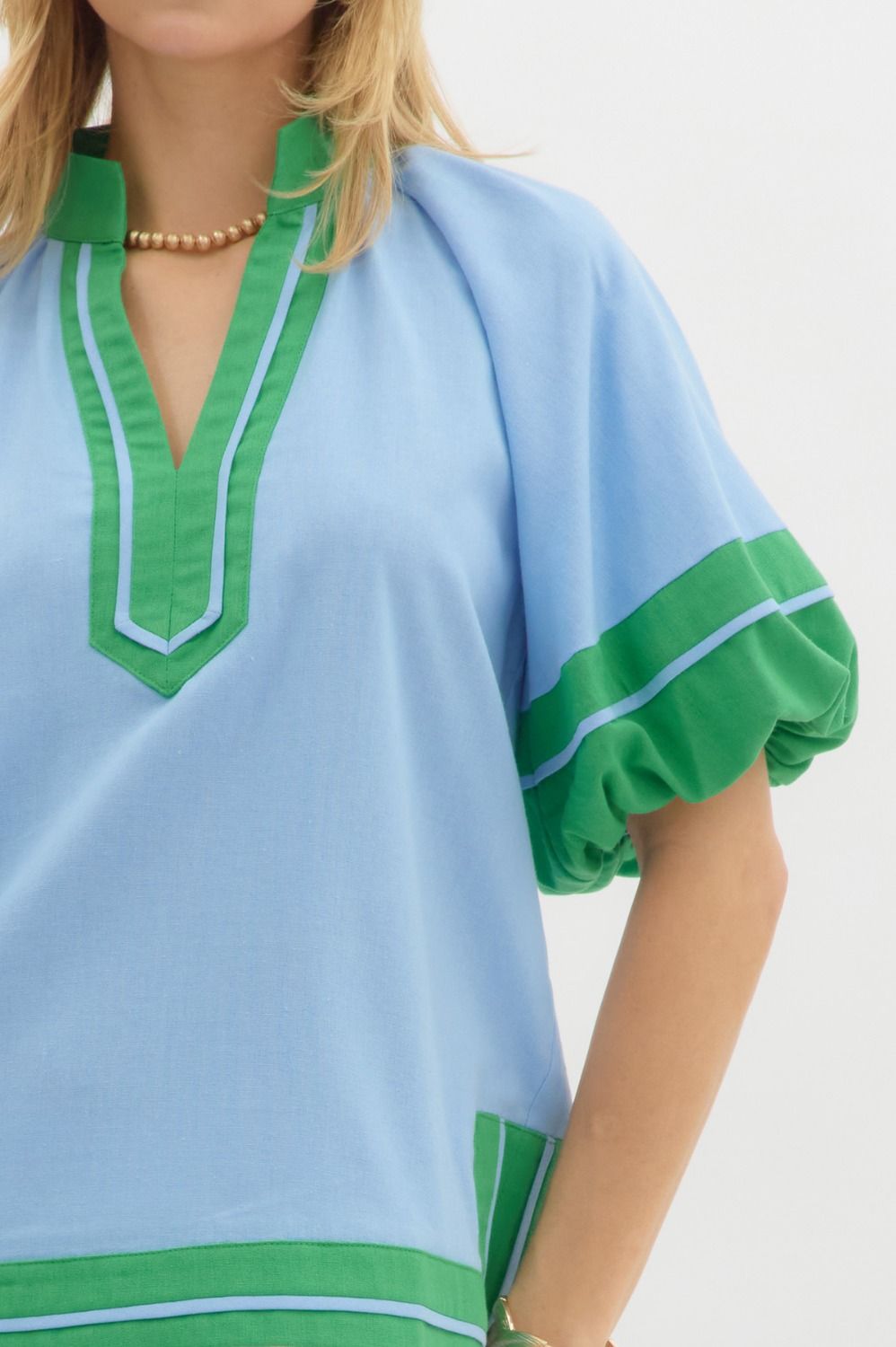 CONTRAST ACCENT TOP