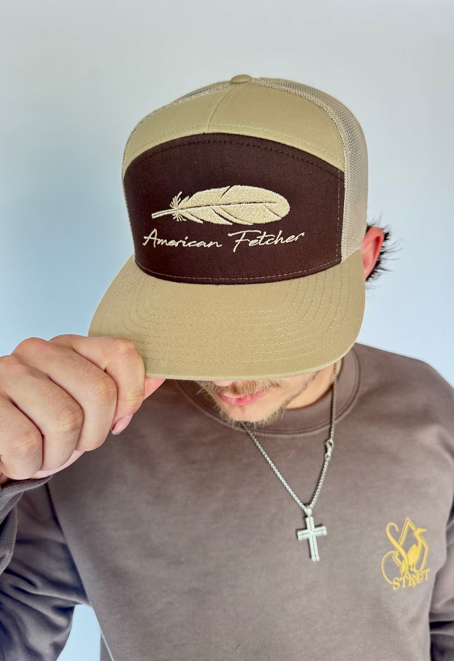 7 Panel - Ivory/Brown Feather Hat